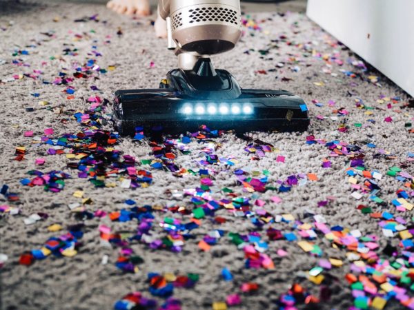 vacuum clean up